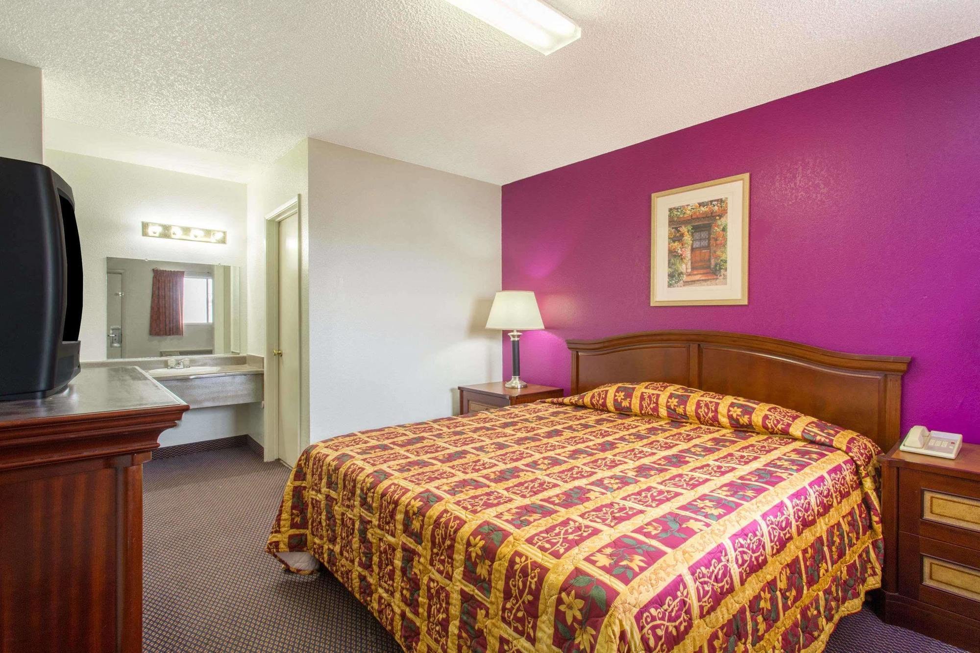 Knights Inn Phoenix At N Black Canyon Hwy Екстериор снимка